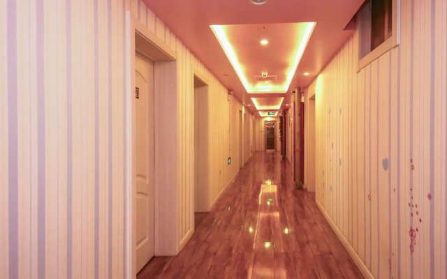 Renqiu Yueheng Business Express Hotel