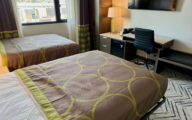 Super 8 By Wyndham Bronx Near Stadium