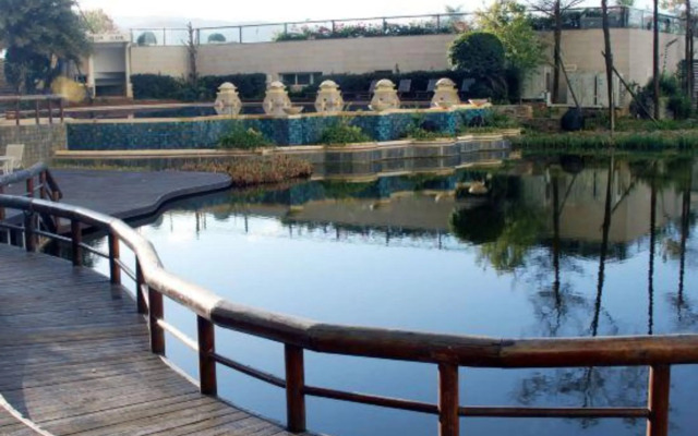 Qinglang Holiday Hotel Fuxian Lake