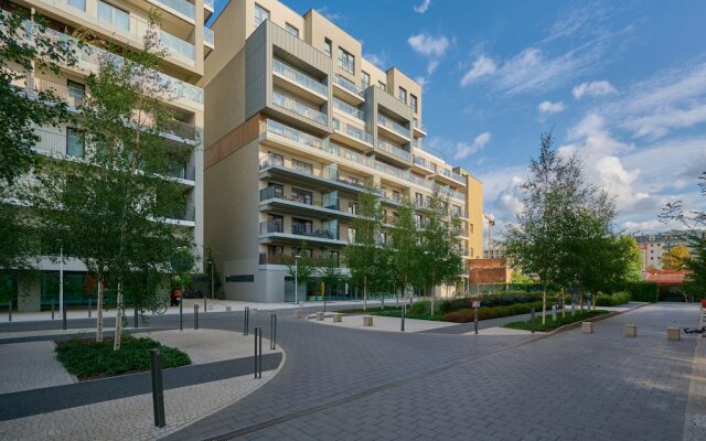 Bright Apartment Walońska 19 by Renters
