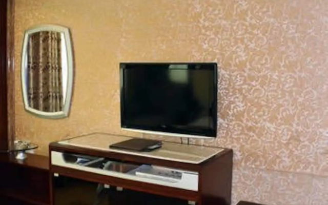 Huayun Hotel (Heyuan Wanlongcheng Branch)