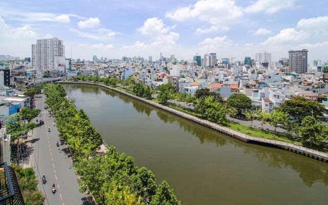 Place In Saigon Apartment