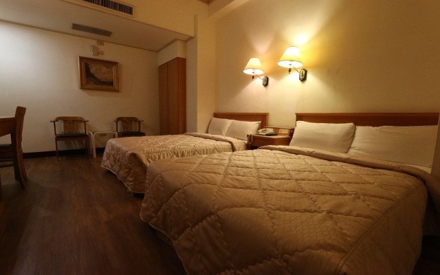 Riverside Hotel