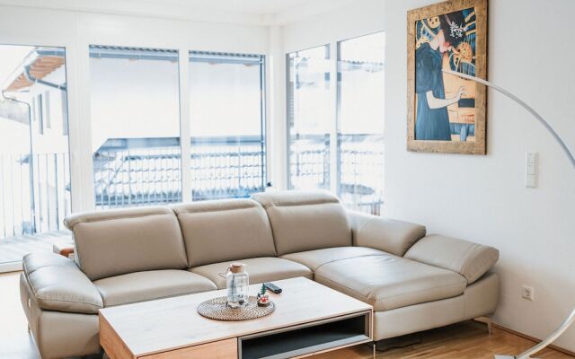 Magnificent Apartment With Phenomenal View Across the Bay, Nearby Appledore