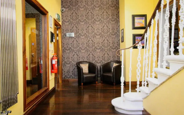 Acorn Hotel