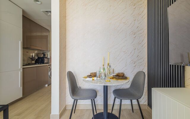 Nasma Holiday Homes - Azizi Riviera