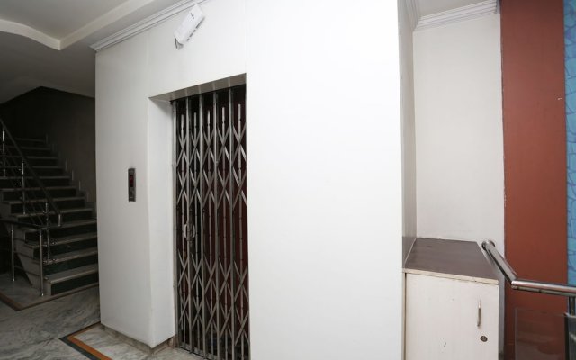 OYO 24646 Hotel Gaurav Palace