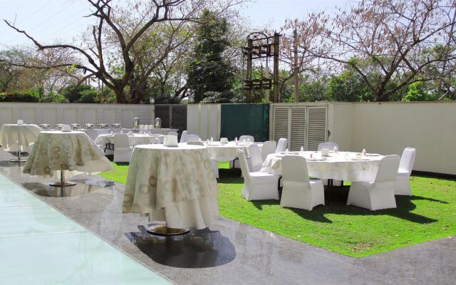 Stately Suites Golf Course Road