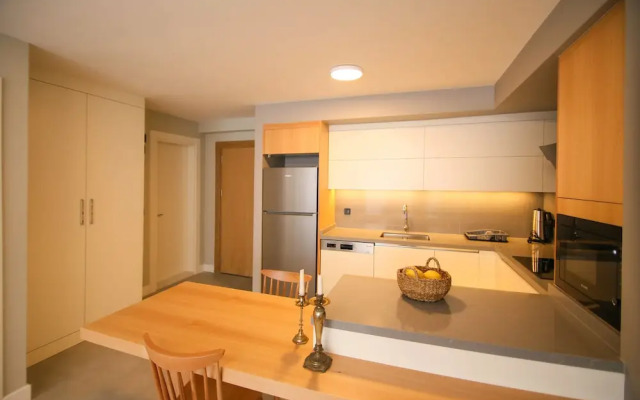 Krem Marin Suits Otel
