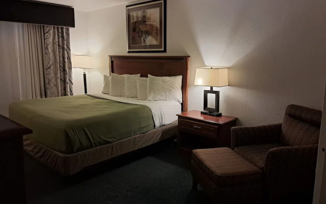 National 9 Casper - Showboat