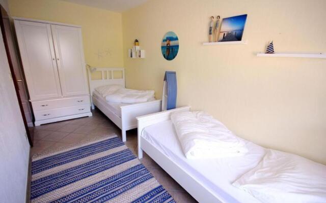 Ferienwohnung-9-mit-Terrasse-Garten-Landhaus-Hubertus-Duhnen