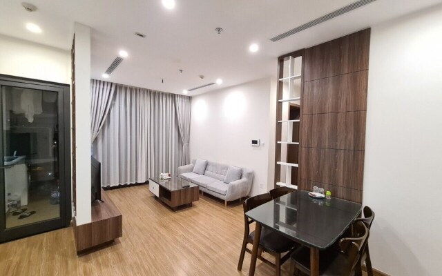 Canh Apartment in Vinhome Skylake