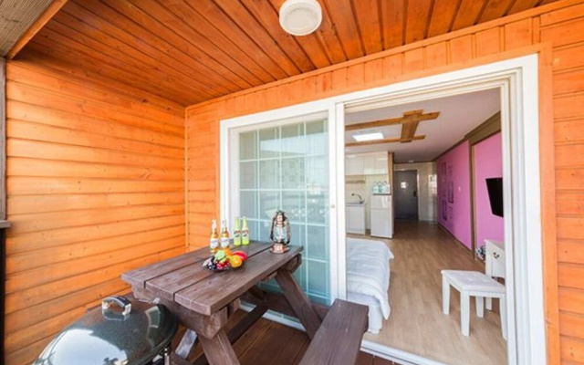 Geoje Lilac Pension