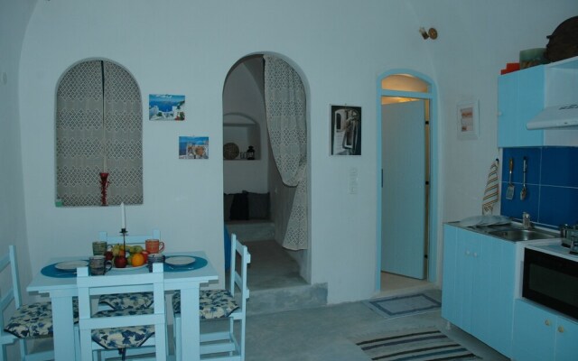 Black Rock Traditional Rooms