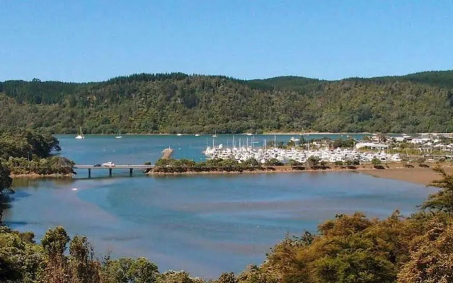 Whangamata Vistas B&B