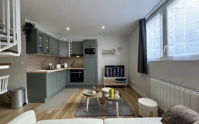 Duplex in Le Mans Near 24 Hours Circuit