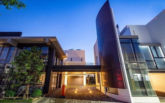 La Moon Boutique Motel