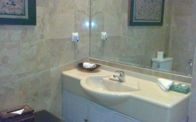 Bali Court Hotel and Apartments