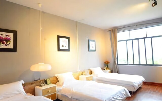 Xifeng Shouma Theme Hotel