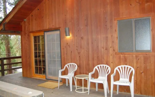 RedAwning Cabin #17B Tylers Bungalow