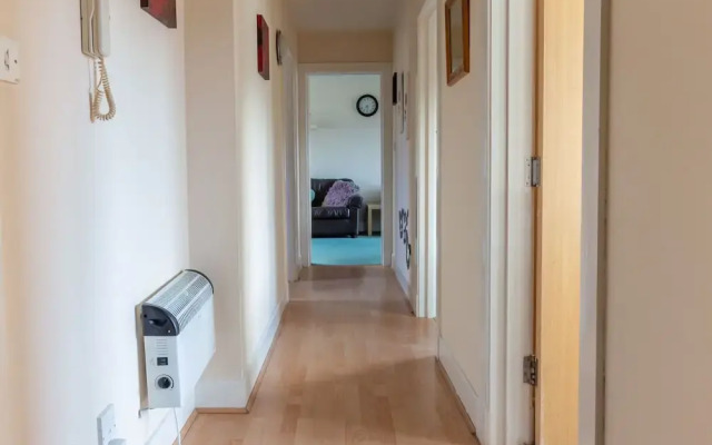 Elegant Apartment in Edinburgh near River Almond