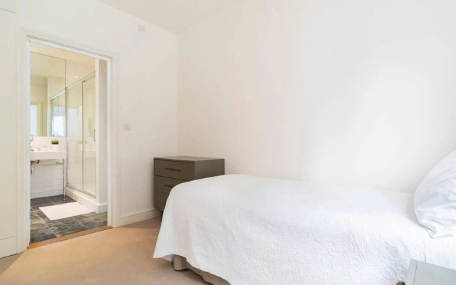 Lovely 3 bedroom house South Kensington