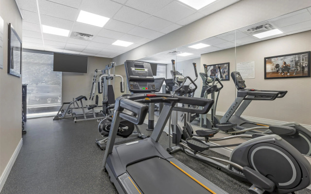 Best Western Plus Travel Hotel Toronto Airport