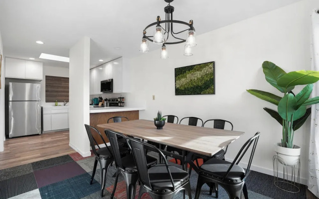 Spacious 5BR Retreat 8 Beds Beach & Golf