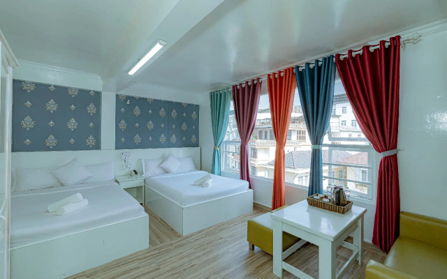 Ken's Backpackers Hotel