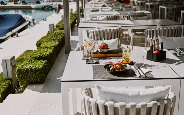 Hotel Stomorin-Marina Hramina