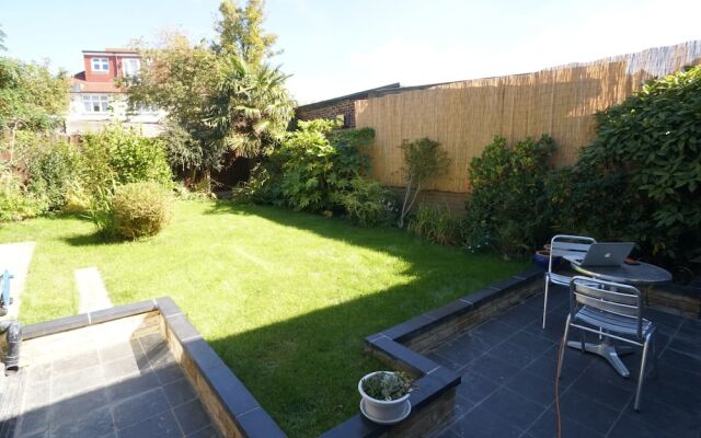 3 Bedroom House in Kensal Rise