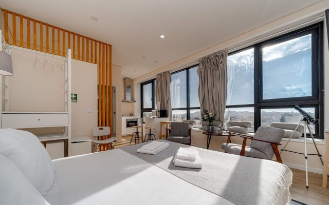 Nomad's Porto City & View