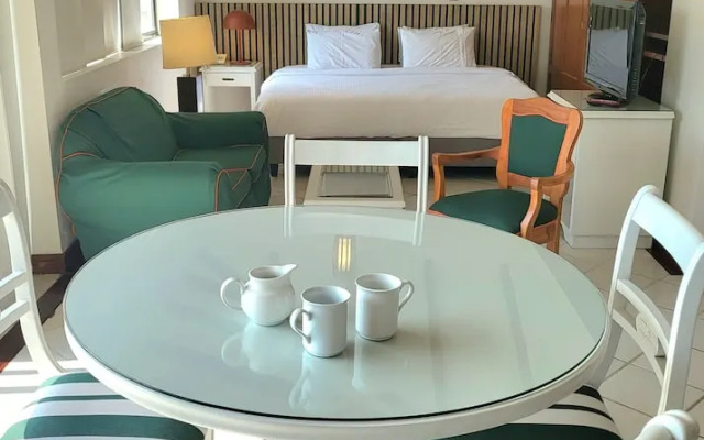 Travelers Apartamentos & Suites Castellón de Juanambú