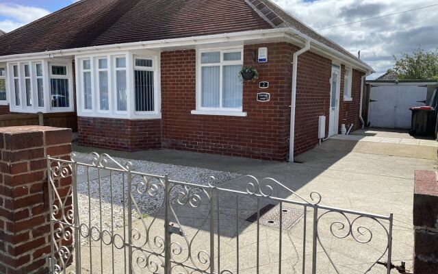Inviting 2-Bed Bungalow