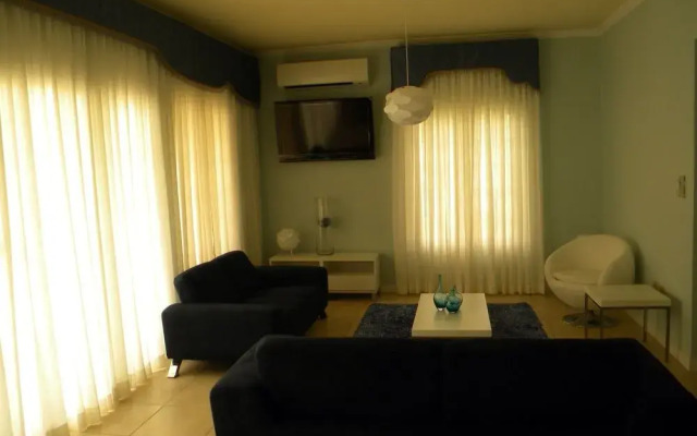 Criss Cross Visitor's Accommodation