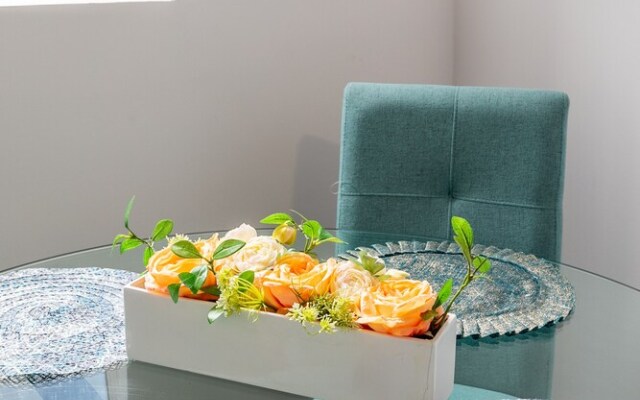 GLOBALSTAY. Dundurn LOFTS. Free parking