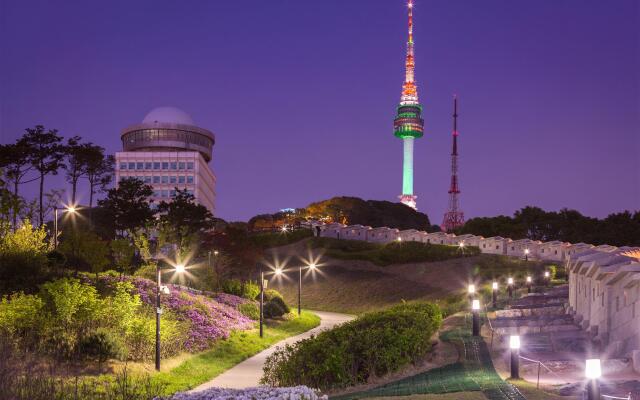 Dongdaemun History and Culture Park Station La Tree