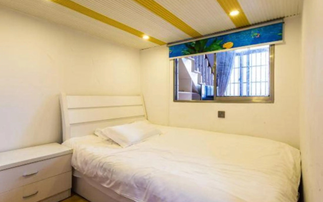 Leyi Apartment Hostel