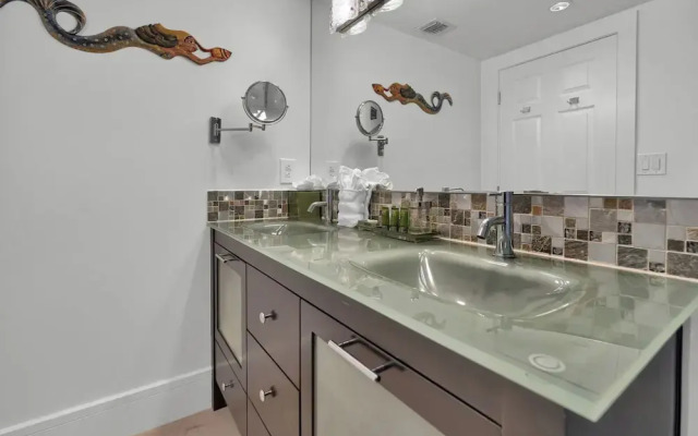 Gorgeous Spacious 2bed Bayview Apartment