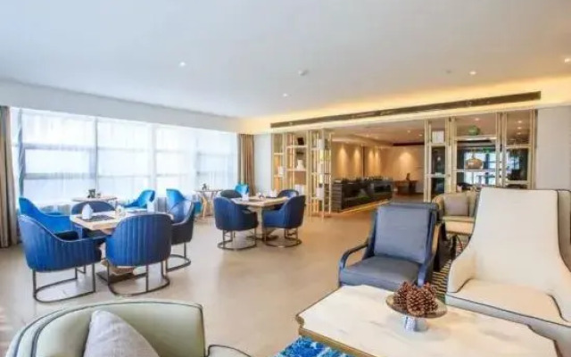 Carlstun International Hotel