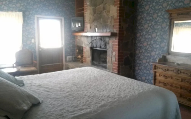 Gold Hill Hotel