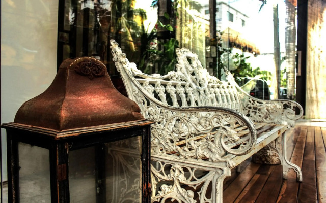 Be Playa Hotel Boutique & Rooftop Bar