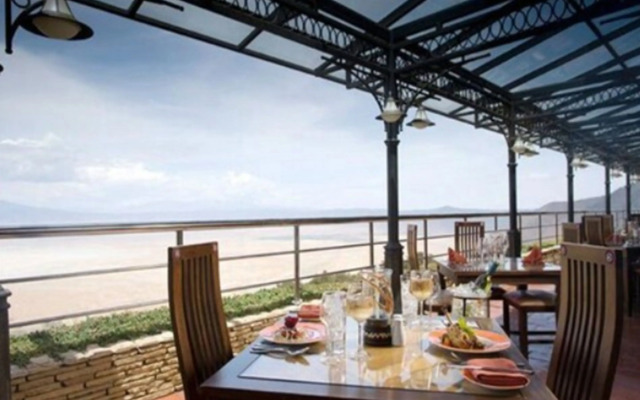 Ngorongoro Wildlife Lodge