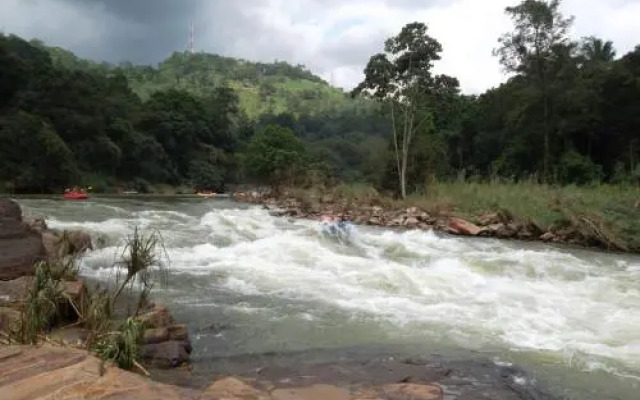 Glass Rooms Accommodations Adam's peak