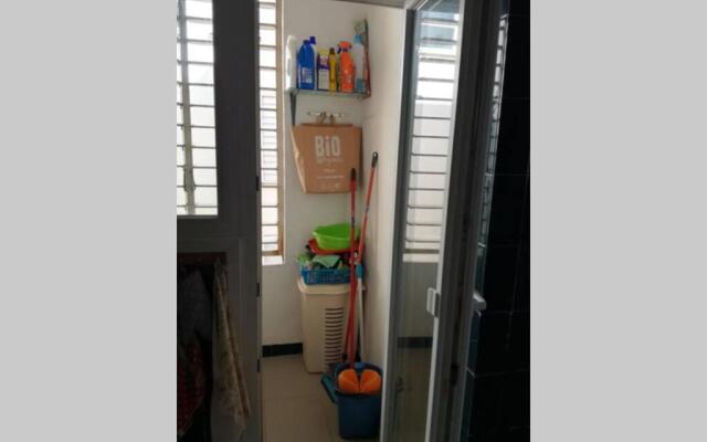 Apartament a Roses. Terrassa i piscina comunitaria