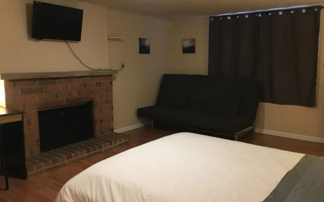 Brighton Guesthouse (Walk to Metro)
