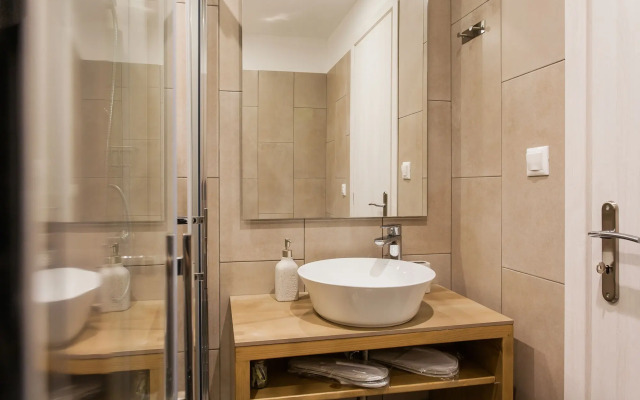 Dynasta Central Suites