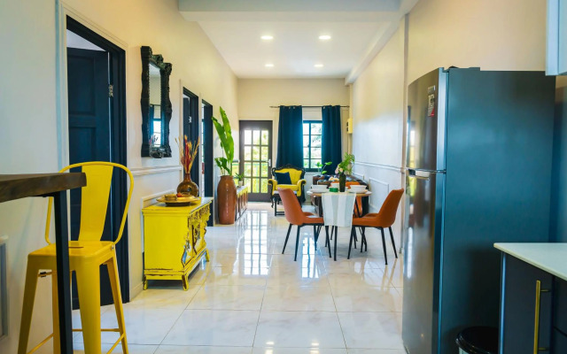 Cozy and quirky Wolf Apartment