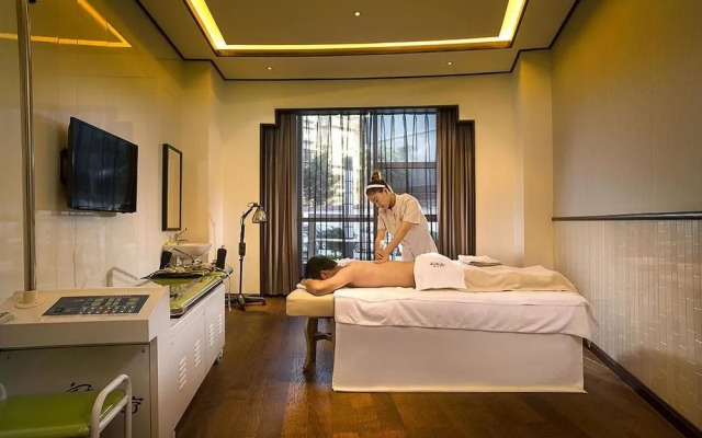Kunming Oceancube Spa Holiday Hotel
