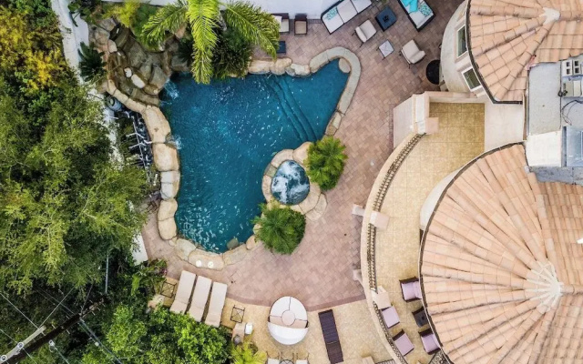 Robmar Mansion - Beverly Hills Mediterranean Estate With Pool & Sport Court